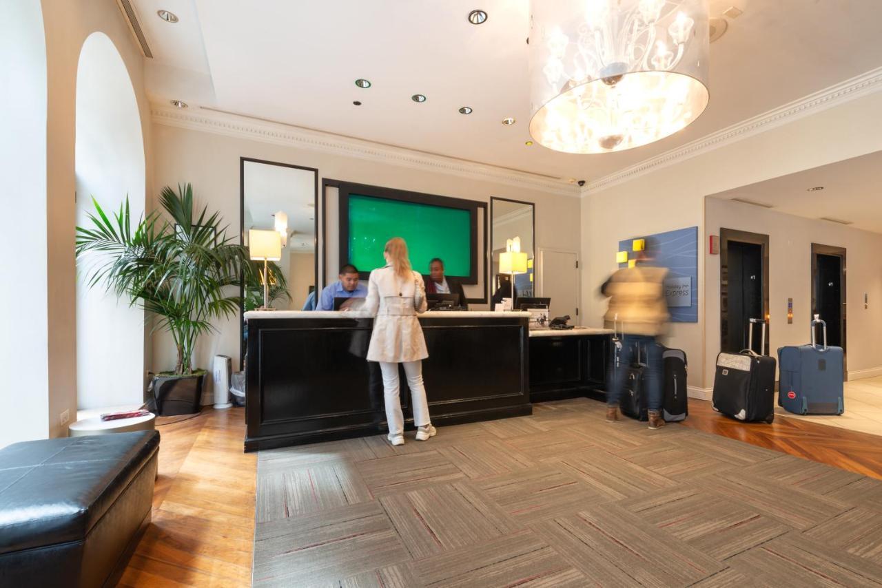 Holiday Inn Express Chicago - Magnificent Mile By Ihg Exterior foto