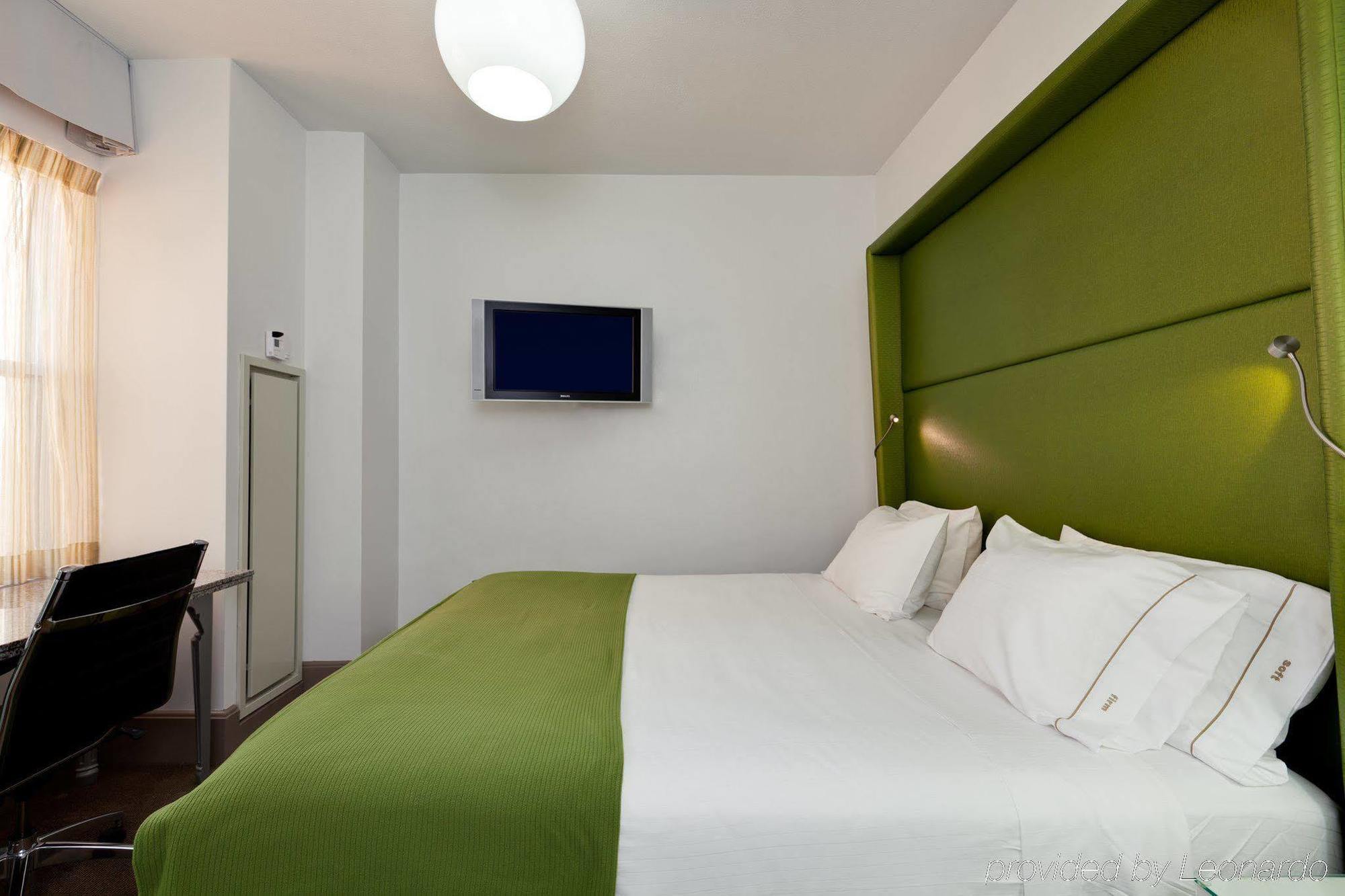 Holiday Inn Express Chicago - Magnificent Mile By Ihg Exterior foto