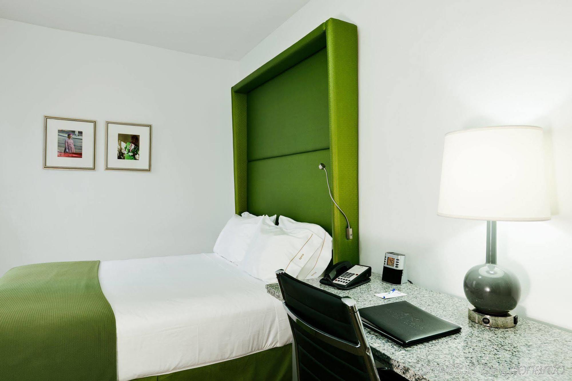 Holiday Inn Express Chicago - Magnificent Mile By Ihg Exterior foto