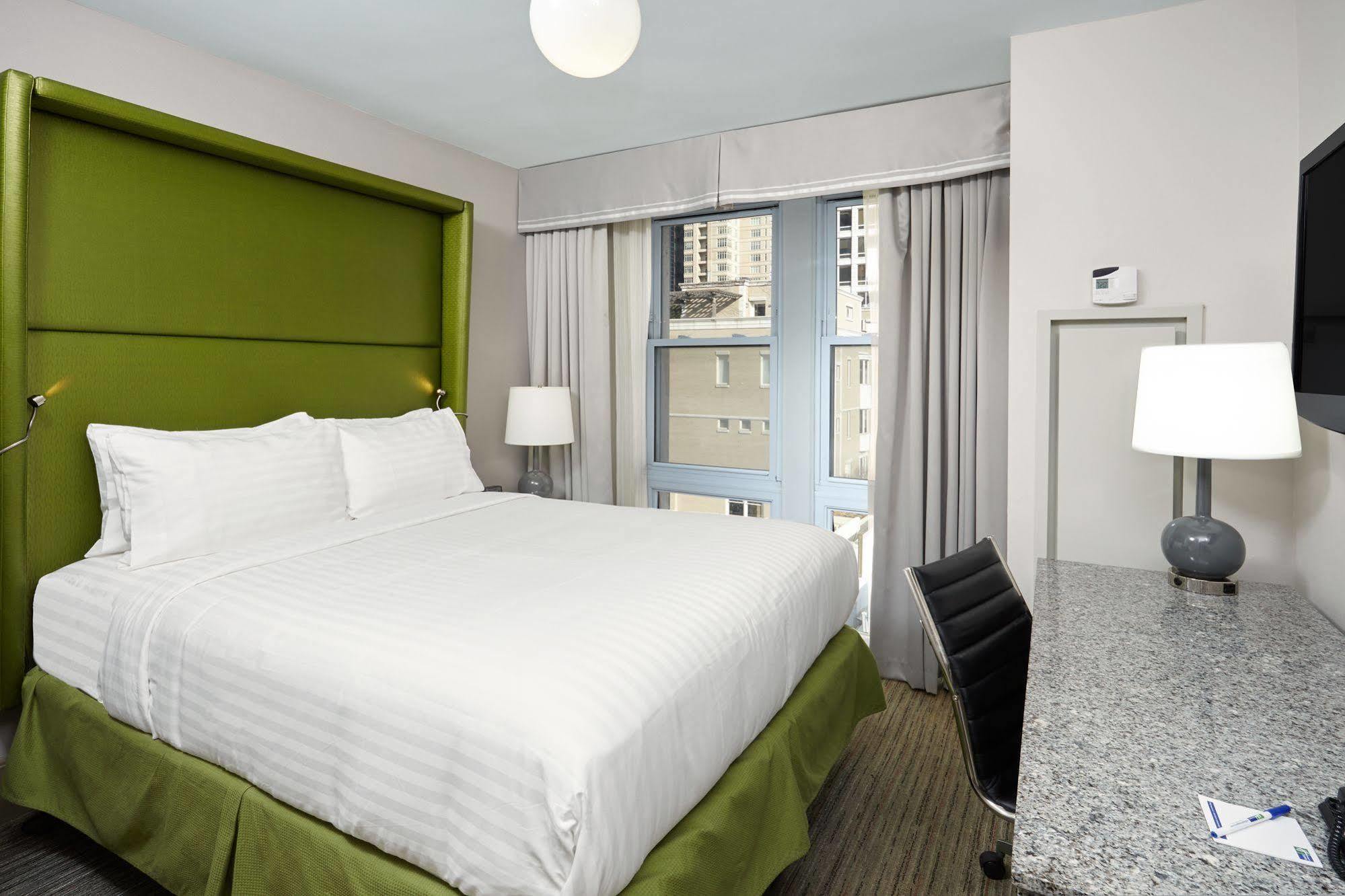 Holiday Inn Express Chicago - Magnificent Mile By Ihg Exterior foto