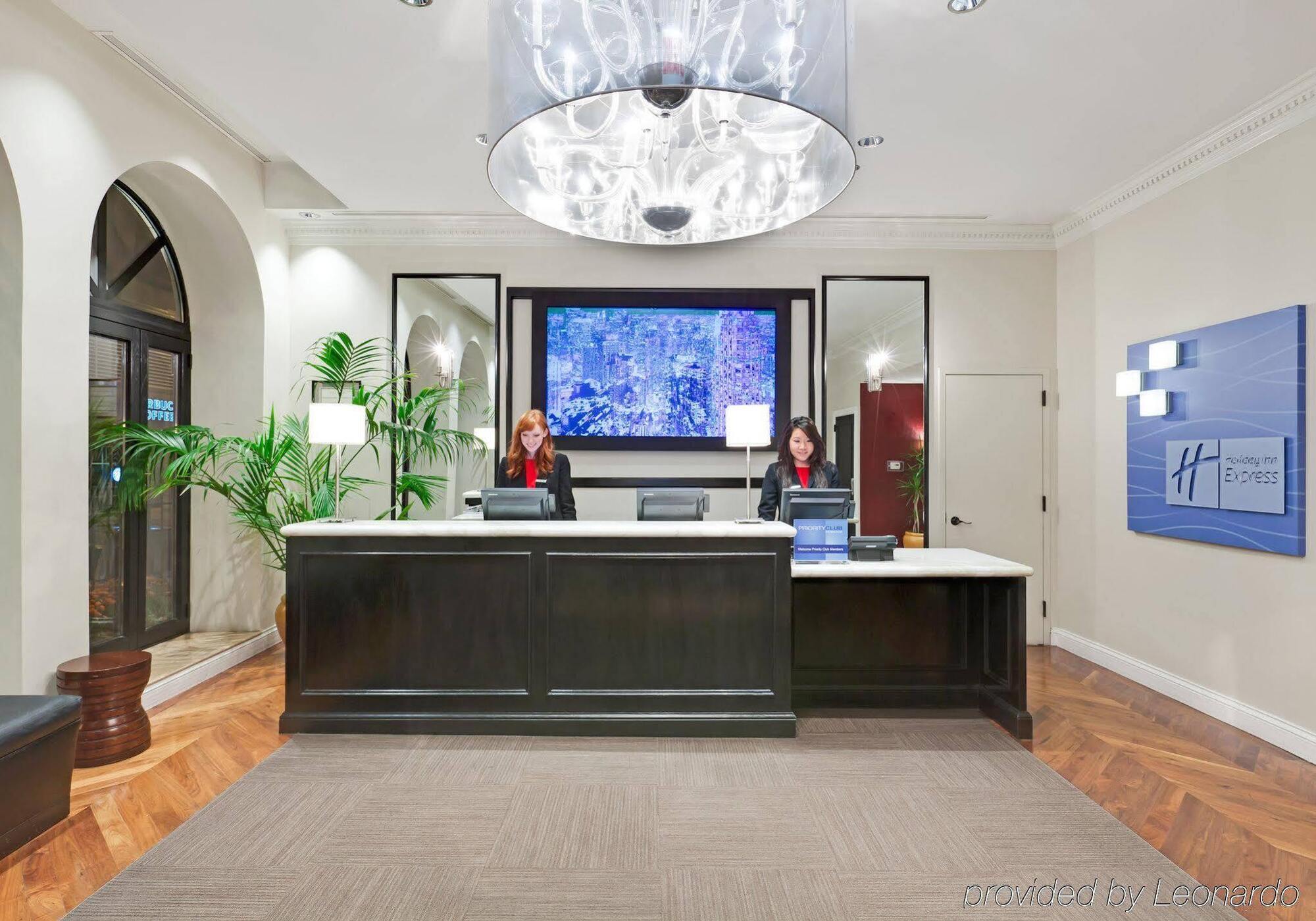 Holiday Inn Express Chicago - Magnificent Mile By Ihg Exterior foto